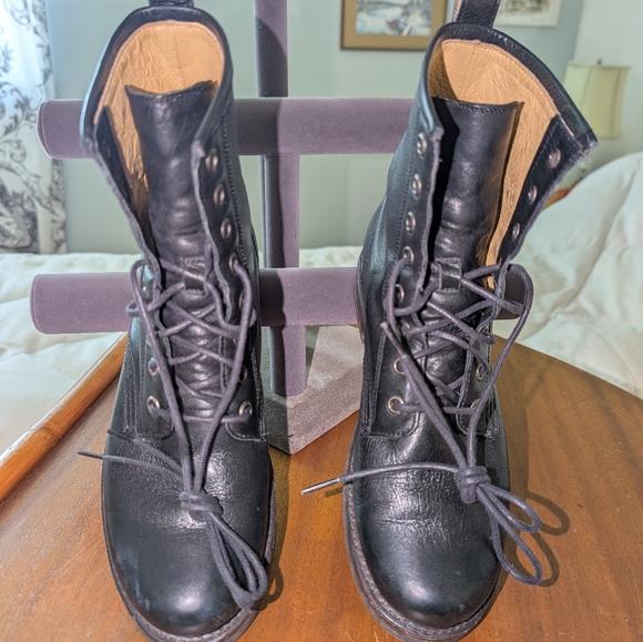 Frye Black Leather Lace Up Veronica Combat Boots. 7.5B. Excellent Condition. - Picture 1 of 9